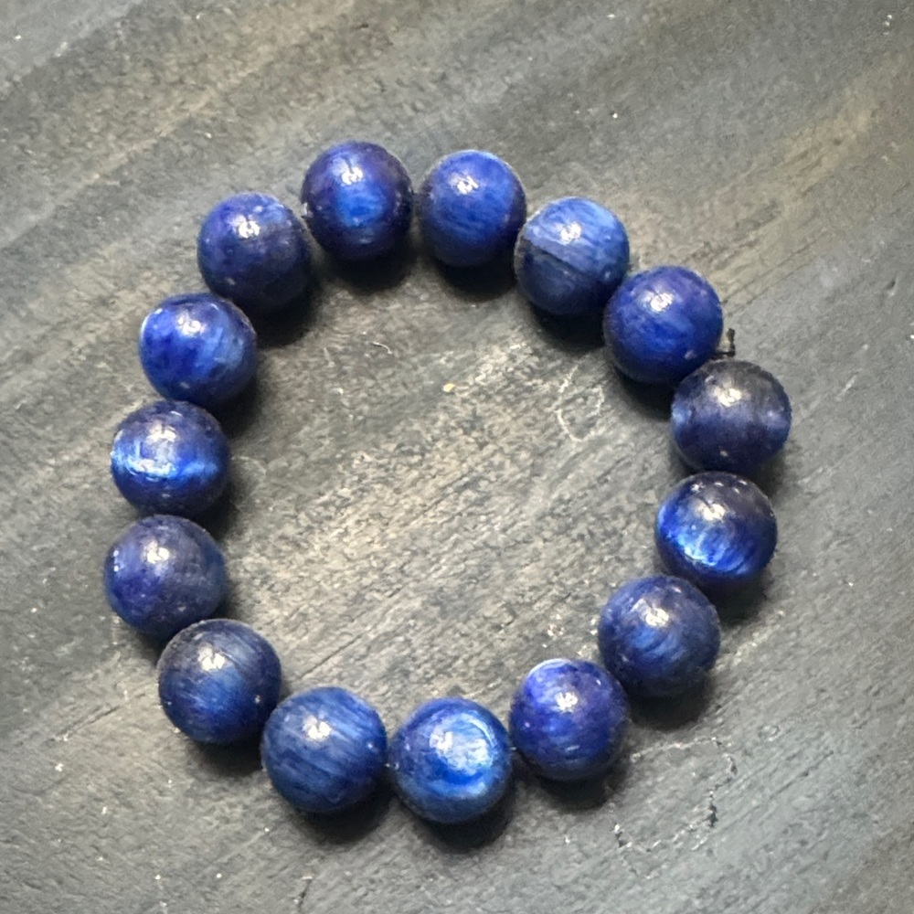A Modern Stretch Bracelet made of Blue Kyanite Beads